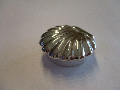Sterling silver pill box - , shell